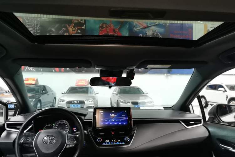 Used Toyota Levin 2019 Dual-Engine 1.8H E-CVT Luxury Edition China VI Standard Headliner