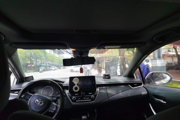 Used Toyota Levin 2019 Dual-Engine 1.8H E-CVT Luxury Edition China VI Standard Headliner