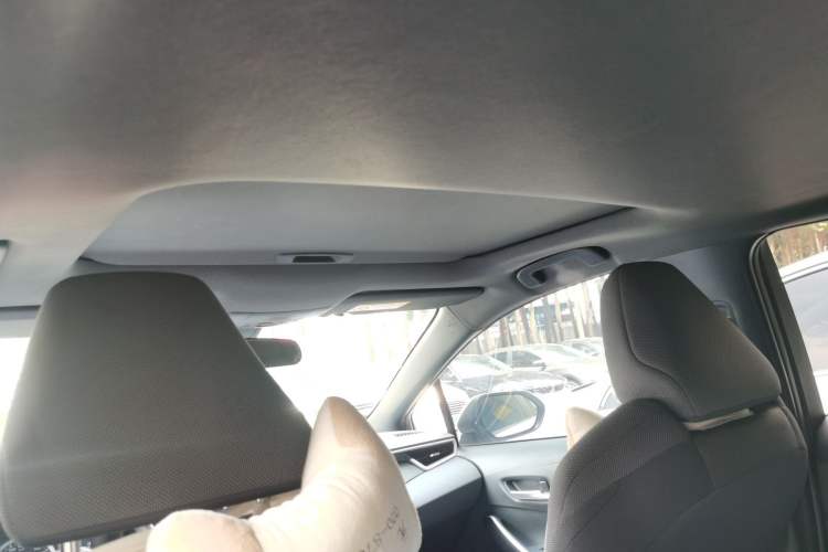 Used Toyota Levin 2019 Dual-Engine 1.8H E-CVT Luxury Edition China VI Standard Headliner