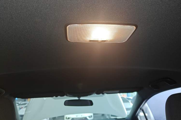 Used Toyota Levin 2019 185T CVT Entry-Level Version China VI Standard Headliner