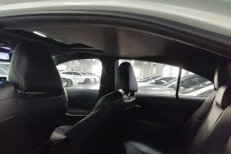 Used Toyota Levin 2019 Dual-Engine 1.8H E-CVT Luxury Edition China VI Standard Headliner