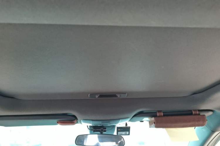 Used Toyota Levin 2019 Dual-Engine 1.8H E-CVT Luxury Edition China VI Standard Headliner