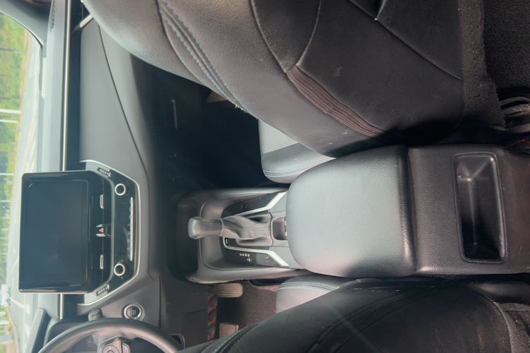 Used Toyota Levin 2019 185T CVT Luxury Edition China V Standard Interior 10