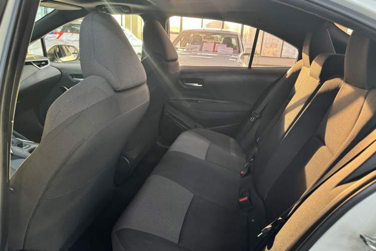 Used Toyota Levin 2019 Dual-Engine 1.8H E-CVT Luxury Edition China VI Standard Interior 3