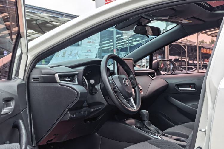 Used Toyota Levin 2019 185T CVT Luxury Edition China VI Standard Interior 3