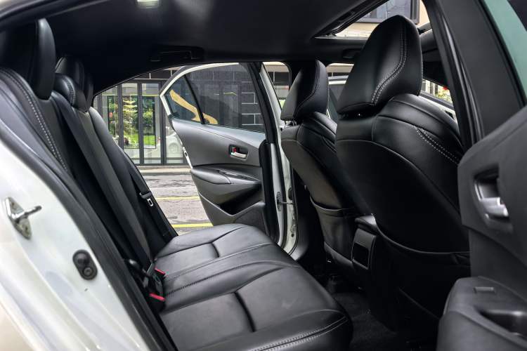 Used Toyota Levin 2019 Dual-Engine 1.8H E-CVT Luxury Edition China VI Standard Interior 5