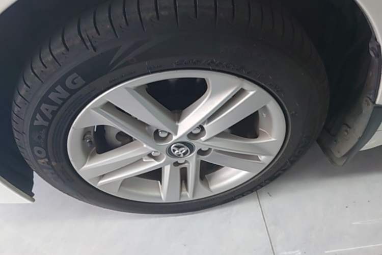 Used Toyota Levin 2019 185T CVT Luxury Edition China VI Standard Left Front Wheel Hub