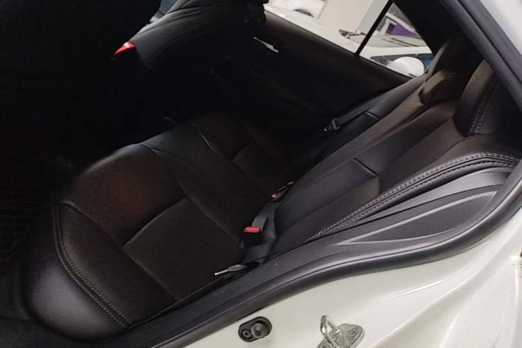 Used Toyota Levin 2019 185T CVT Luxury Edition China VI Standard Left Rear Seat