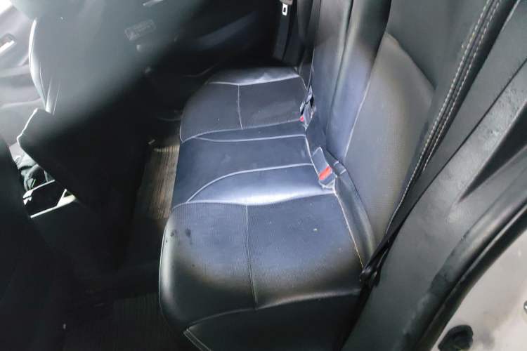 Used Toyota Levin 2019 185T CVT Luxury Edition China VI Standard Left Rear Seat