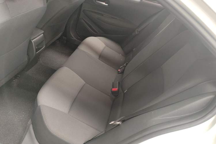 Used Toyota Levin 2019 185T CVT Luxury Edition China VI Standard Left Rear Seat