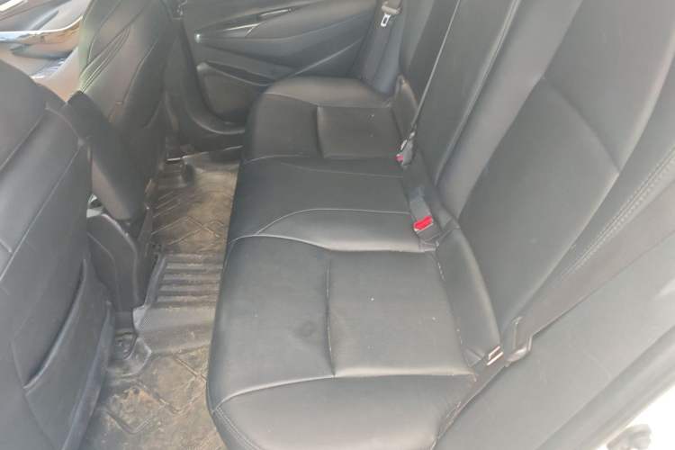 Used Toyota Levin 2019 Dual-Engine 1.8H E-CVT Entry-Level Model China V Standard Left Rear Seat
