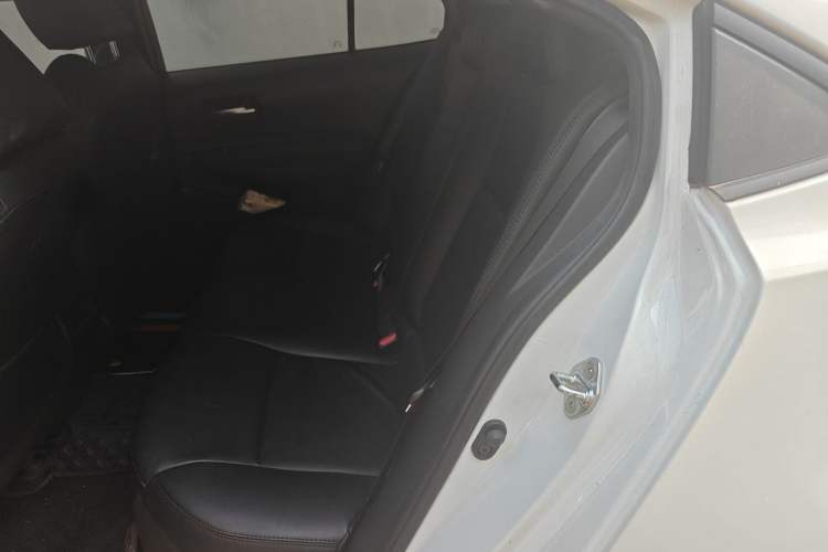 Used Toyota Levin 2019 185T CVT Luxury Edition China VI Standard Left Rear Seat
