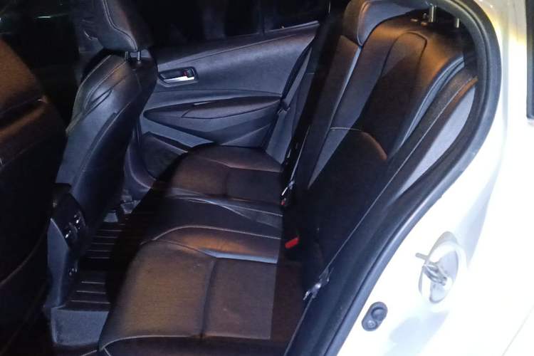 Used Toyota Levin 2019 Dual-Engine 1.8H E-CVT Luxury Edition China VI Standard Left Rear Seat