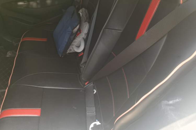 Used Toyota Levin 2019 185T CVT Luxury Edition China VI Standard Left Rear Seat