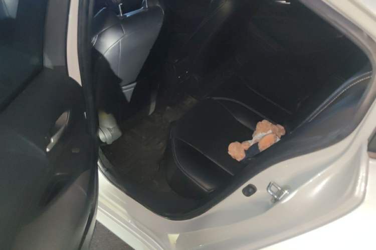 Used Toyota Levin 2019 185T CVT Luxury Edition China VI Standard Left Rear Seat
