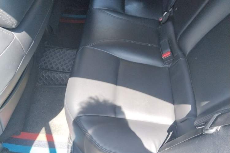 Used Toyota Levin 2019 185T CVT Luxury Edition China VI Standard Left Rear Seat