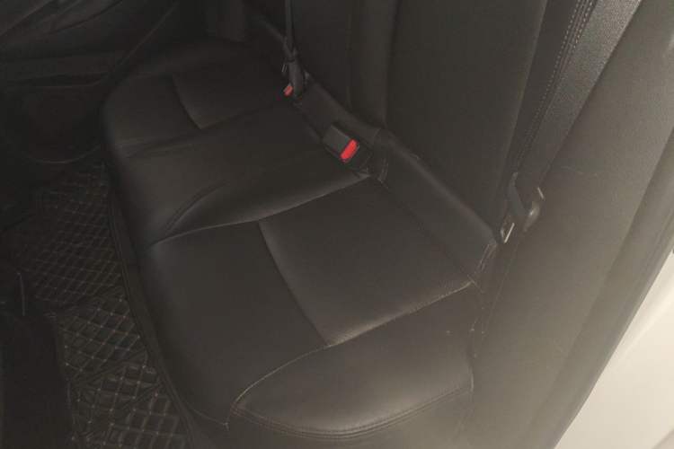 Used Toyota Levin 2019 185T CVT Luxury Edition China VI Standard Left Rear Seat