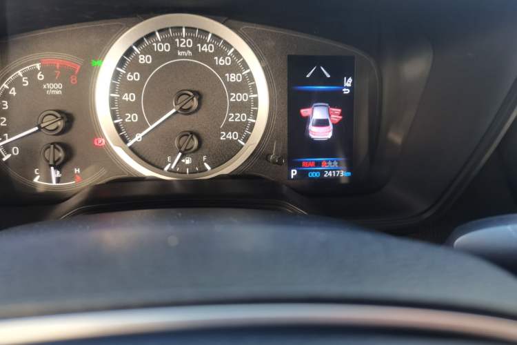 Used Toyota Levin 2019 185T CVT Luxury Edition China VI Standard Odometer Close Up