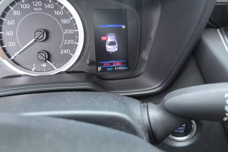 Used Toyota Levin 2019 185T CVT Luxury Edition China VI Standard Odometer Close Up