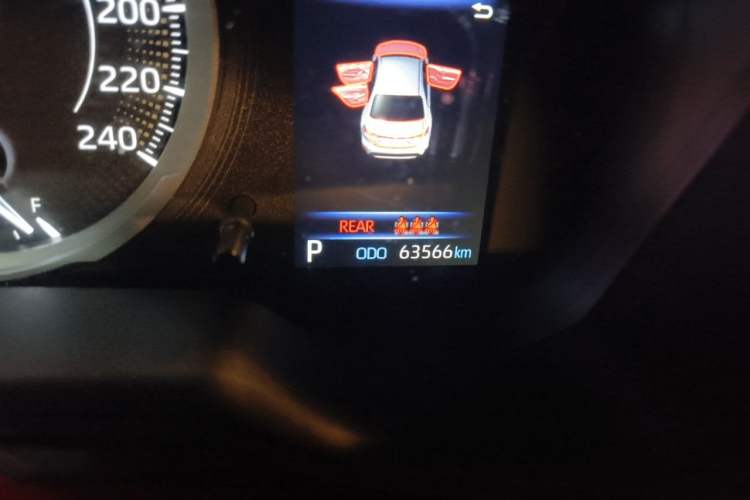 Used Toyota Levin 2019 185T CVT Sport Edition China VI Standard Odometer Close Up