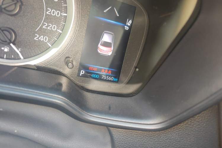 Used Toyota Levin 2019 185T CVT Luxury Edition China VI Standard Odometer Close Up
