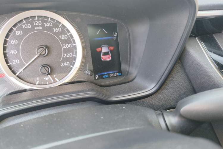 Used Toyota Levin 2019 185T CVT Luxury Edition China VI Standard Odometer Close Up