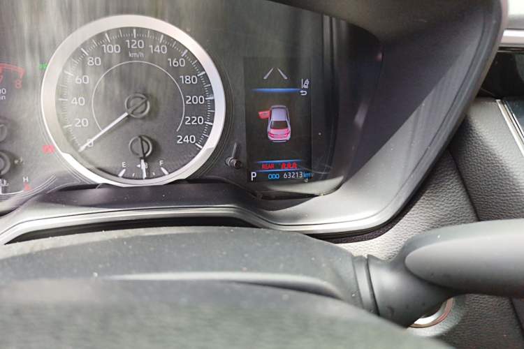 Used Toyota Levin 2019 185T CVT Luxury Edition China VI Standard Odometer Close Up