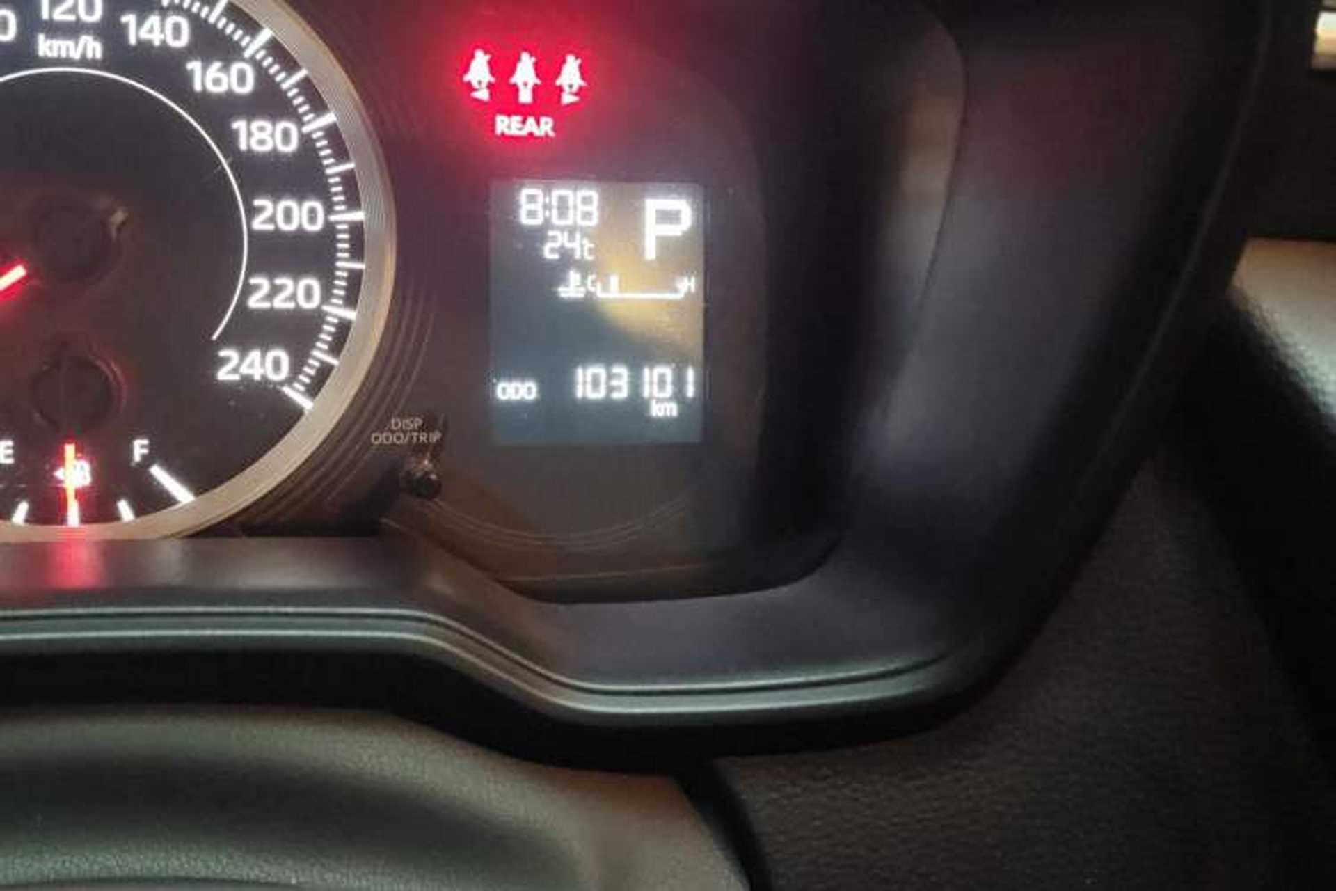 Used Toyota Levin 2019 185T CVT Entry-Level Version China VI Standard Odometer Close Up
