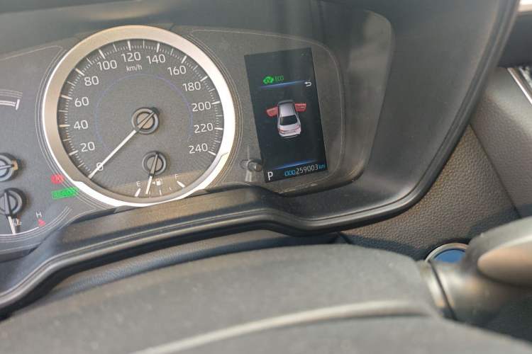 Used Toyota Levin 2019 Dual-Engine 1.8H E-CVT Entry-Level Model China V Standard Odometer Close Up
