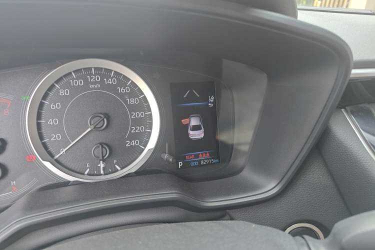 Used Toyota Levin 2019 185T CVT Luxury Edition China VI Standard Odometer Close Up