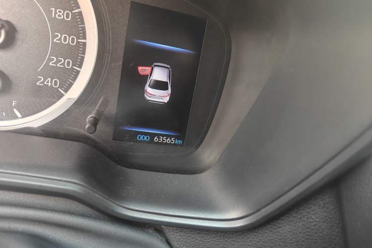 Used Toyota Levin 2019 185T CVT Luxury Edition China VI Standard Odometer Close Up