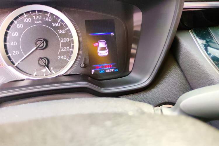 Used Toyota Levin 2019 185T CVT Luxury Edition China VI Standard Odometer Close Up