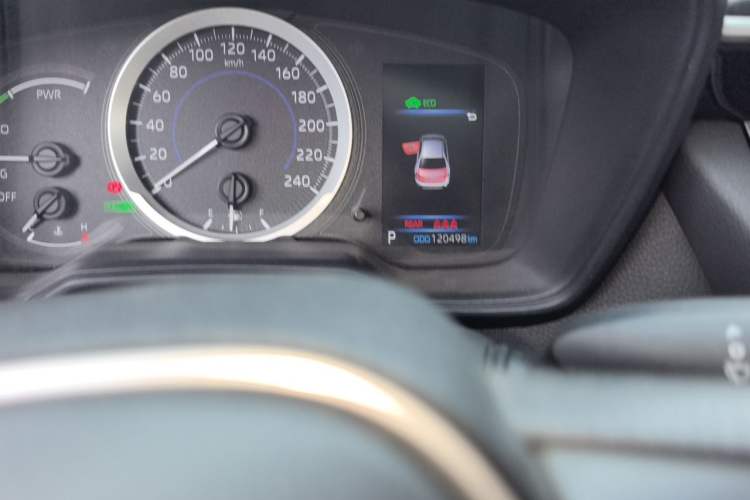 Used Toyota Levin 2019 Dual-Engine 1.8H E-CVT Luxury Edition China VI Standard Odometer Close Up