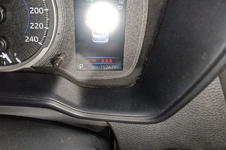 Used Toyota Levin 2019 Dual-Engine 1.8H E-CVT Luxury Edition China VI Standard Odometer Close Up