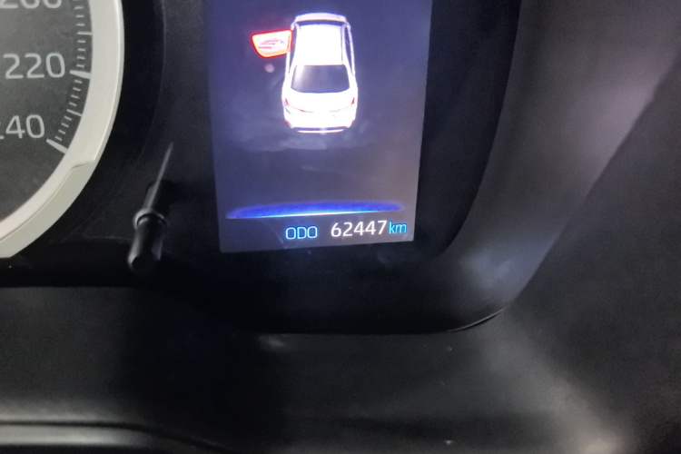 Used Toyota Levin 2019 185T CVT Luxury Edition China VI Standard Odometer Close Up