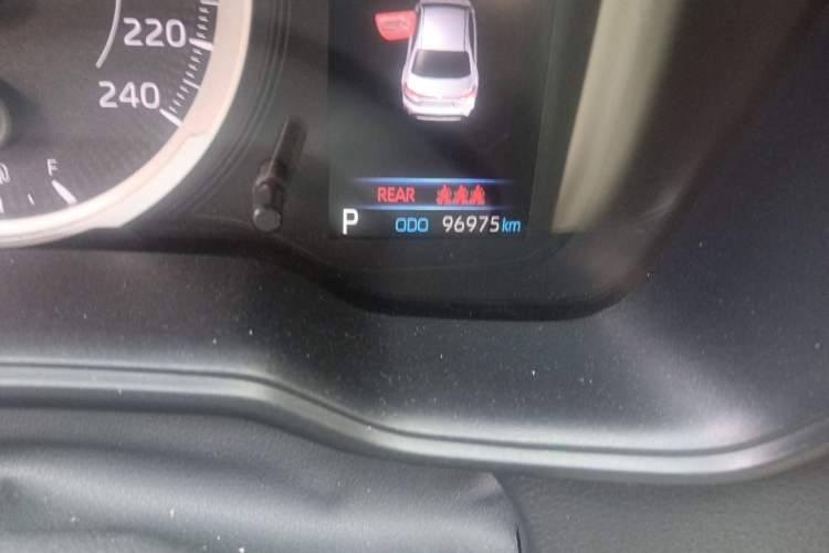 Used Toyota Levin 2019 185T CVT Luxury Edition China VI Standard Odometer Close Up
