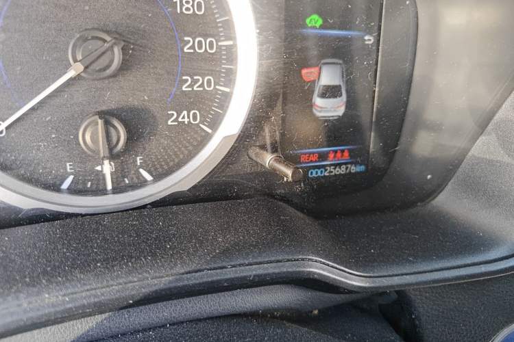 Used Toyota Levin 2019 Dual-Engine 1.8H E-CVT Luxury Edition China VI Standard Odometer Close Up