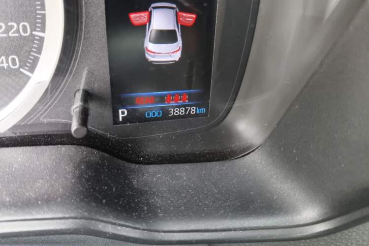 Used Toyota Levin 2019 185T CVT Luxury Edition China VI Standard Odometer Close Up