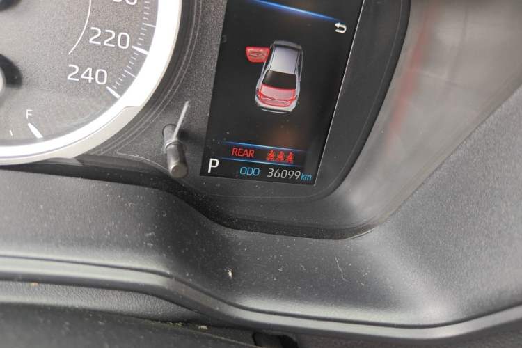 Used Toyota Levin 2019 185T CVT Luxury Edition China VI Standard Odometer Close Up