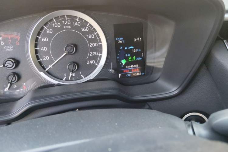 Used Toyota Levin 2019 185T CVT Luxury Edition China VI Standard Odometer Close Up