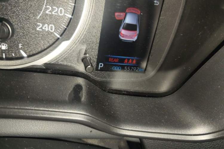 Used Toyota Levin 2019 185T CVT Sport Edition China VI Standard Odometer Close Up