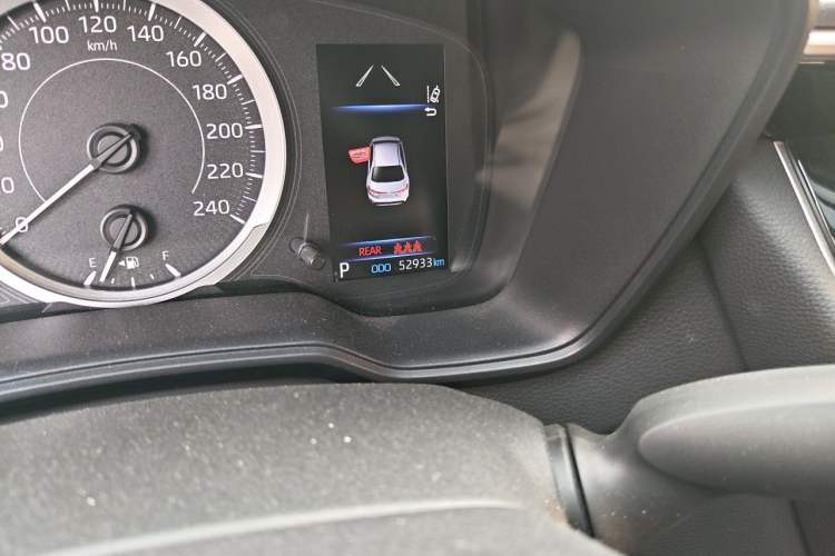 Used Toyota Levin 2019 185T CVT Luxury Edition China VI Standard Odometer Close Up