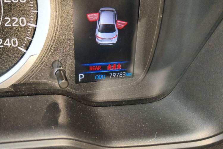 Used Toyota Levin 2019 185T CVT Luxury Edition China VI Standard Odometer Close Up