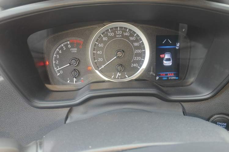 Used Toyota Levin 2019 185T CVT Luxury Edition China VI Standard Odometer Close Up