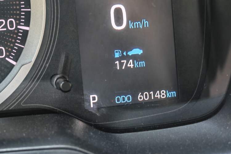Used Toyota Levin 2019 185T CVT Luxury Edition China VI Standard Odometer Close Up