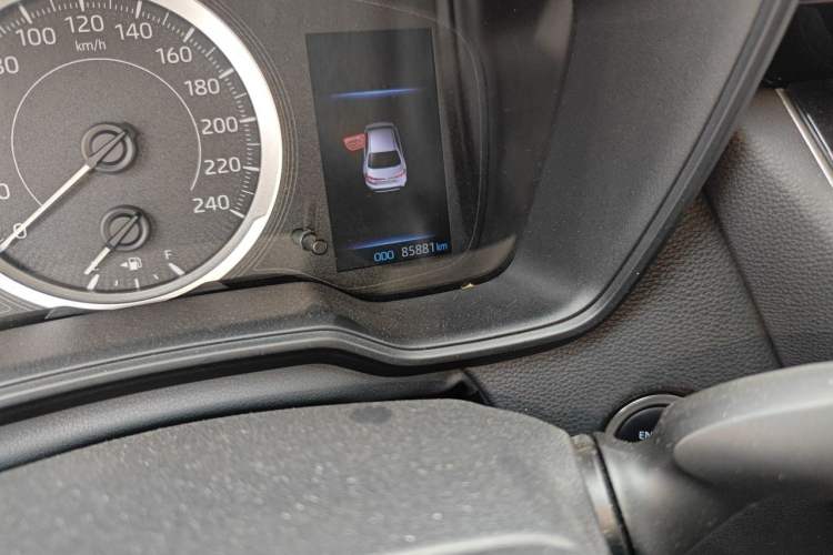 Used Toyota Levin 2019 185T CVT Luxury Edition China VI Standard Odometer Close Up