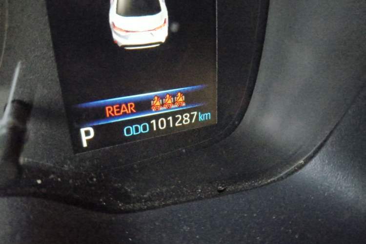 Used Toyota Levin 2019 185T CVT Luxury Edition China VI Standard Odometer Close Up