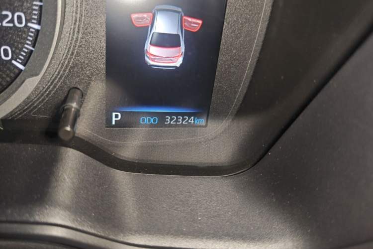 Used Toyota Levin 2019 Dual-Engine 1.8H E-CVT Luxury Edition China VI Standard Odometer Close Up