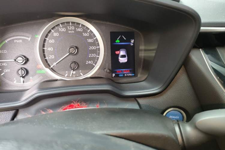 Used Toyota Levin 2019 Dual-Engine 1.8H E-CVT Luxury Edition China VI Standard Odometer Close Up