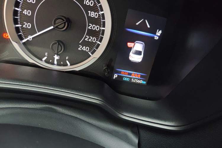 Used Toyota Levin 2019 185T CVT Luxury Edition China VI Standard Odometer Close Up